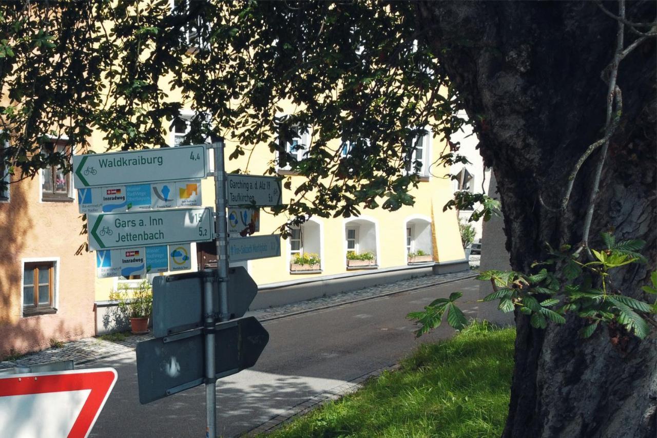 Stilvolle Wohnung Auf 50 M² Mit Parkplatz Und Wifi Kraiburg am Inn Екстер'єр фото