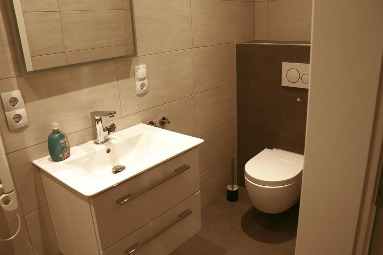 Stilvolle Wohnung Auf 50 M² Mit Parkplatz Und Wifi Kraiburg am Inn Екстер'єр фото