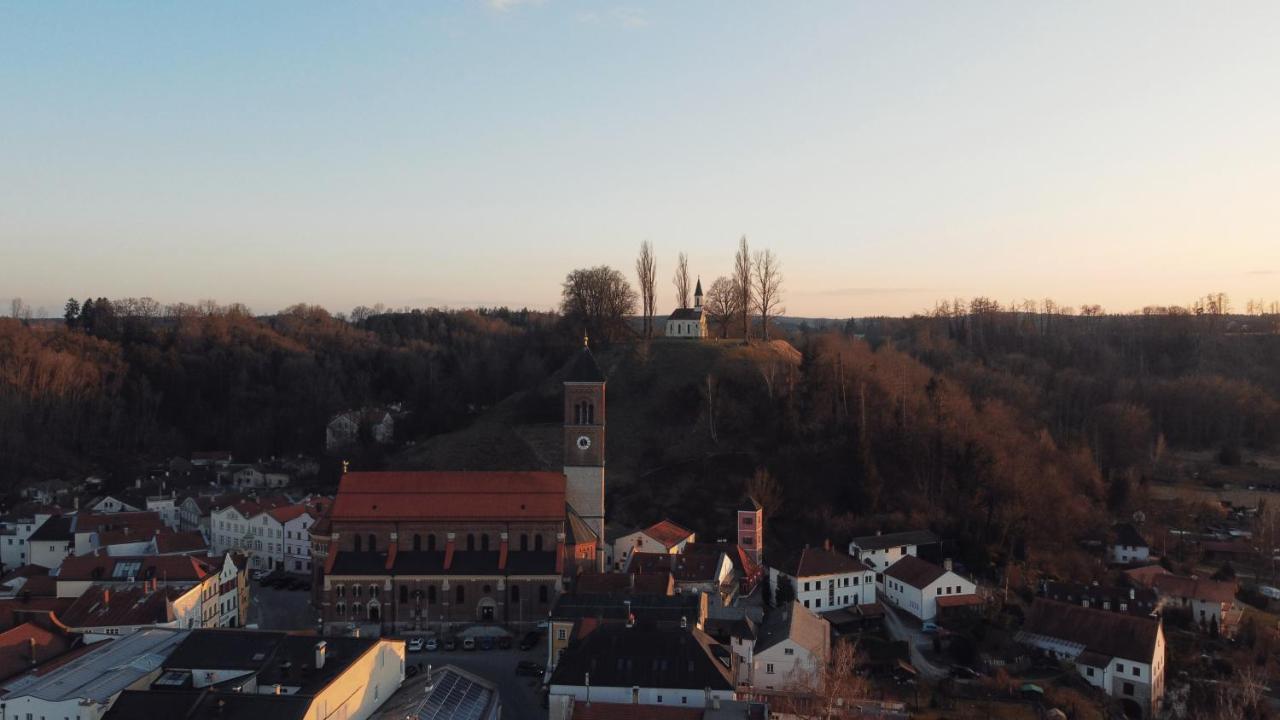 Stilvolle Wohnung Auf 50 M² Mit Parkplatz Und Wifi Kraiburg am Inn Екстер'єр фото